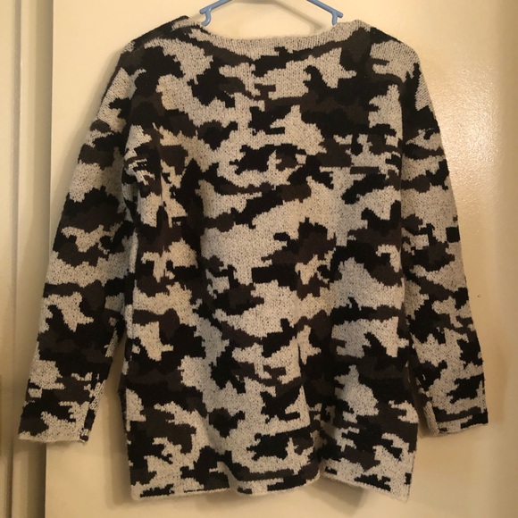 NWT Workshop Camouflage High Low Sweater Size XS - Picture 9 of 12